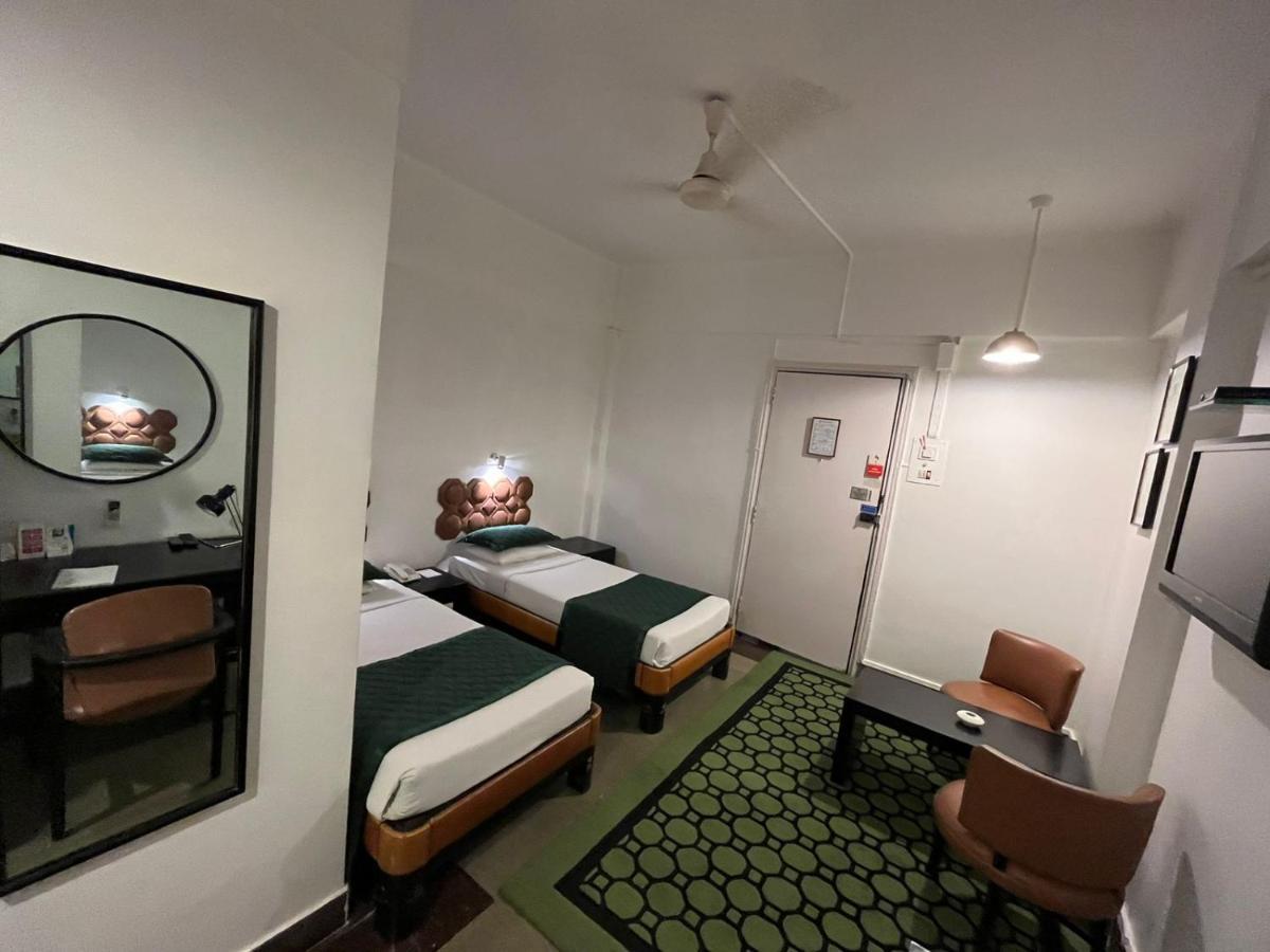 West End Hotel Bombay Eksteriør billede