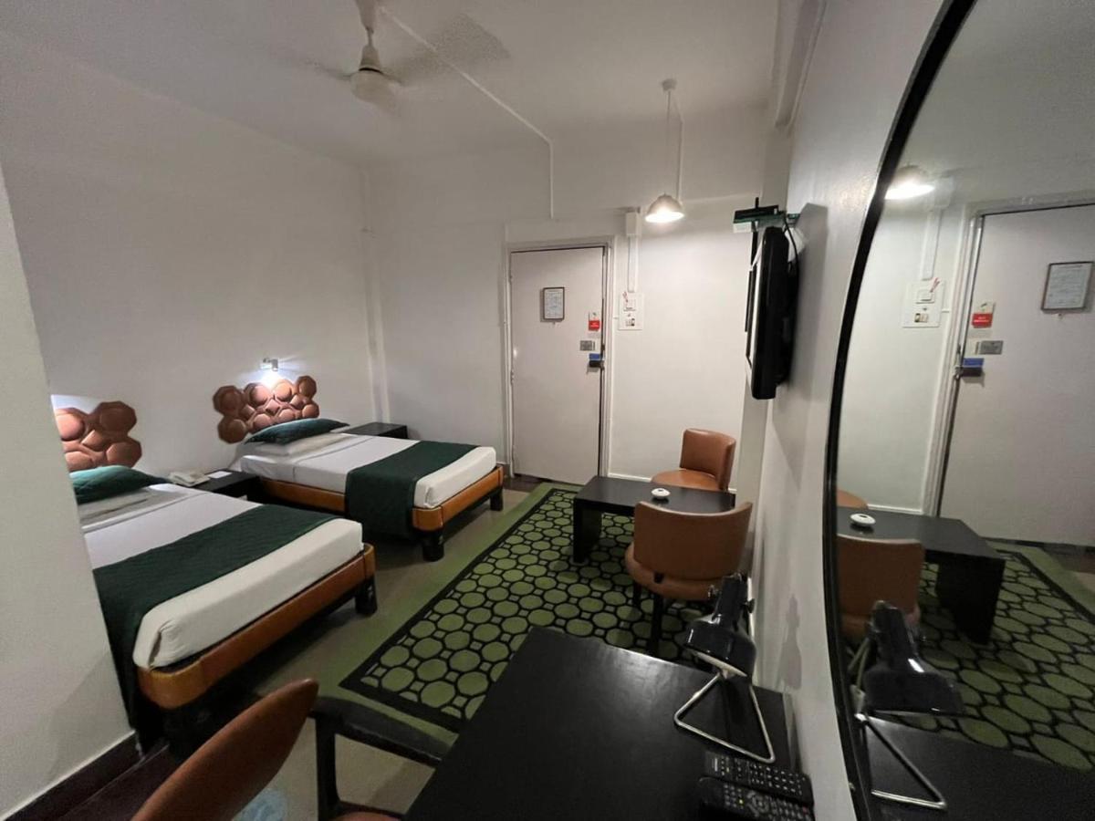 West End Hotel Bombay Eksteriør billede
