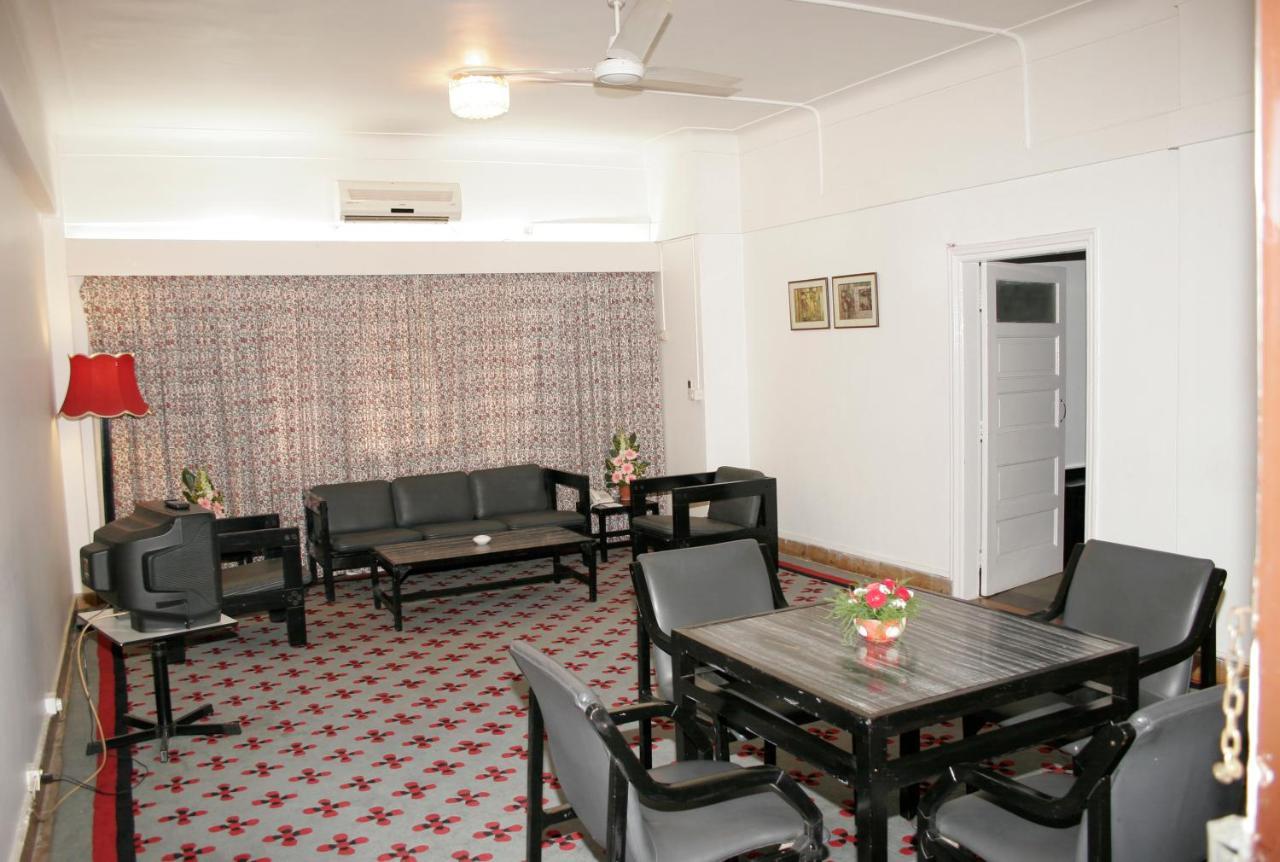 West End Hotel Bombay Eksteriør billede