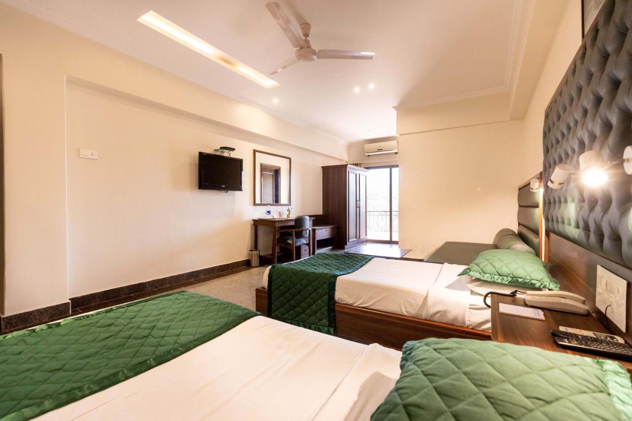 West End Hotel Bombay Eksteriør billede